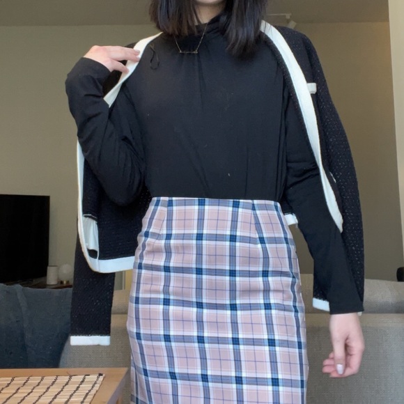 Classic Ann Taylor Cardigan - Picture 6 of 7